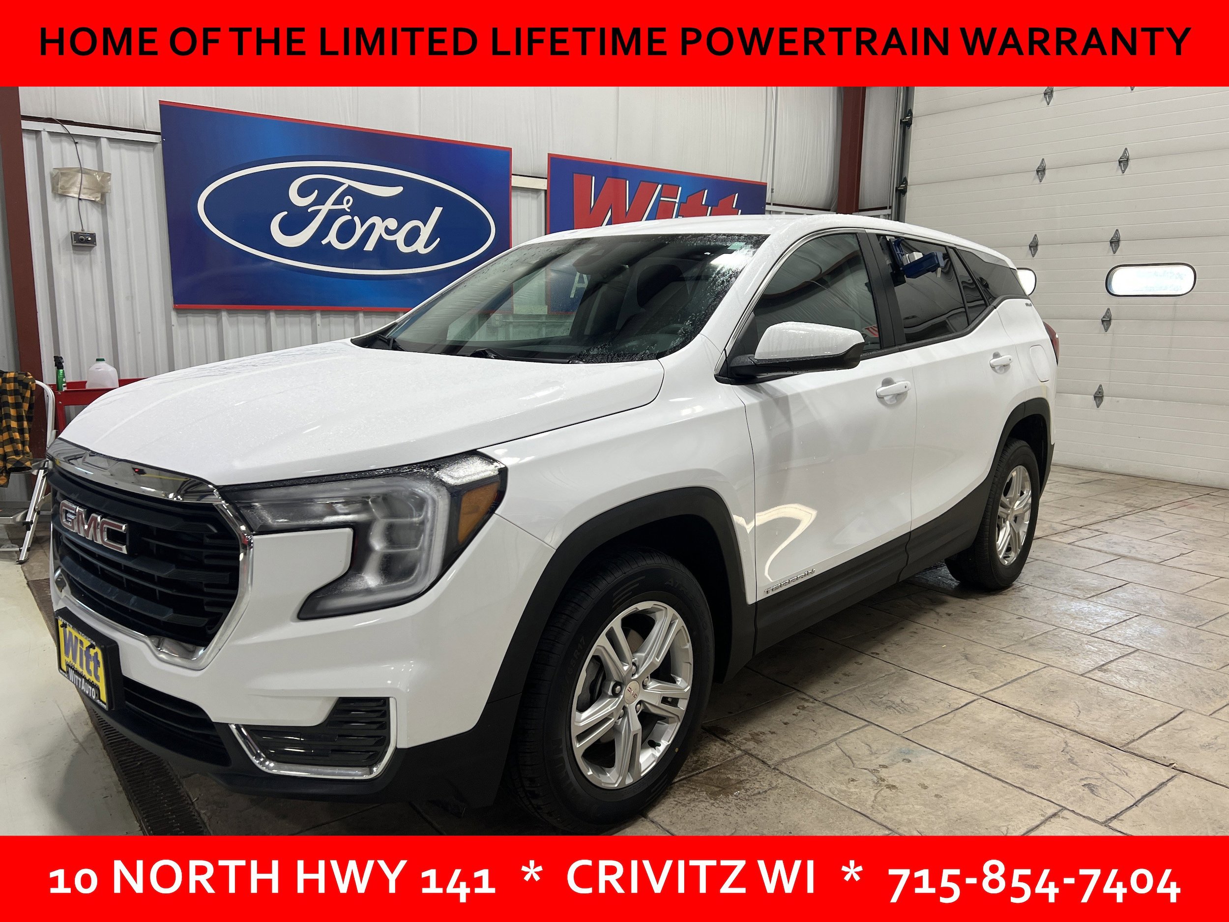 Used 2024 GMC Terrain SLE image 2