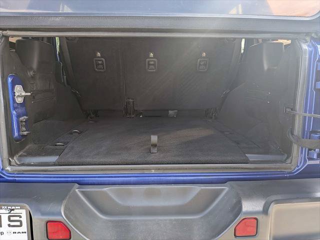 Certified 2018 Jeep Wrangler Unlimited Sahara w/ Cold Weather Group AWD/4WD image 13