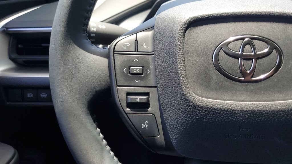 Used 2025 Toyota Prius LE FWD image 21