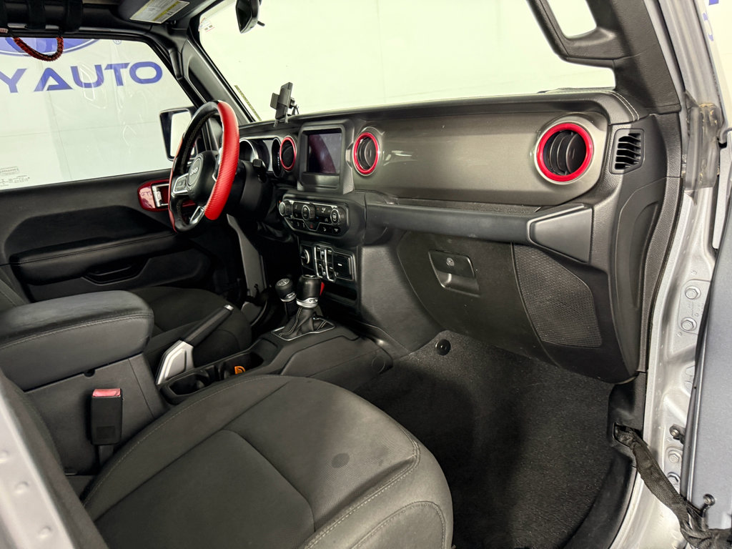 Used 2018 Jeep Wrangler Unlimited Sahara image 18