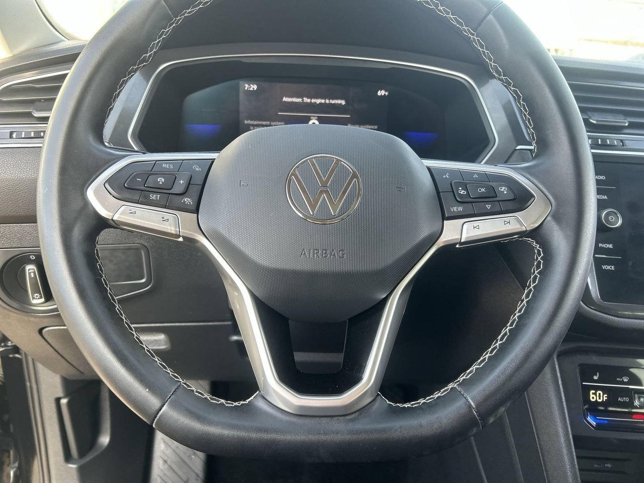 Used 2023 Volkswagen Tiguan SE w/ Panoramic Sunroof Package FWD image 20