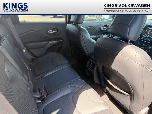 Used 2019 Jeep Cherokee Limited w/ Luxury Group AWD/4WD image 9