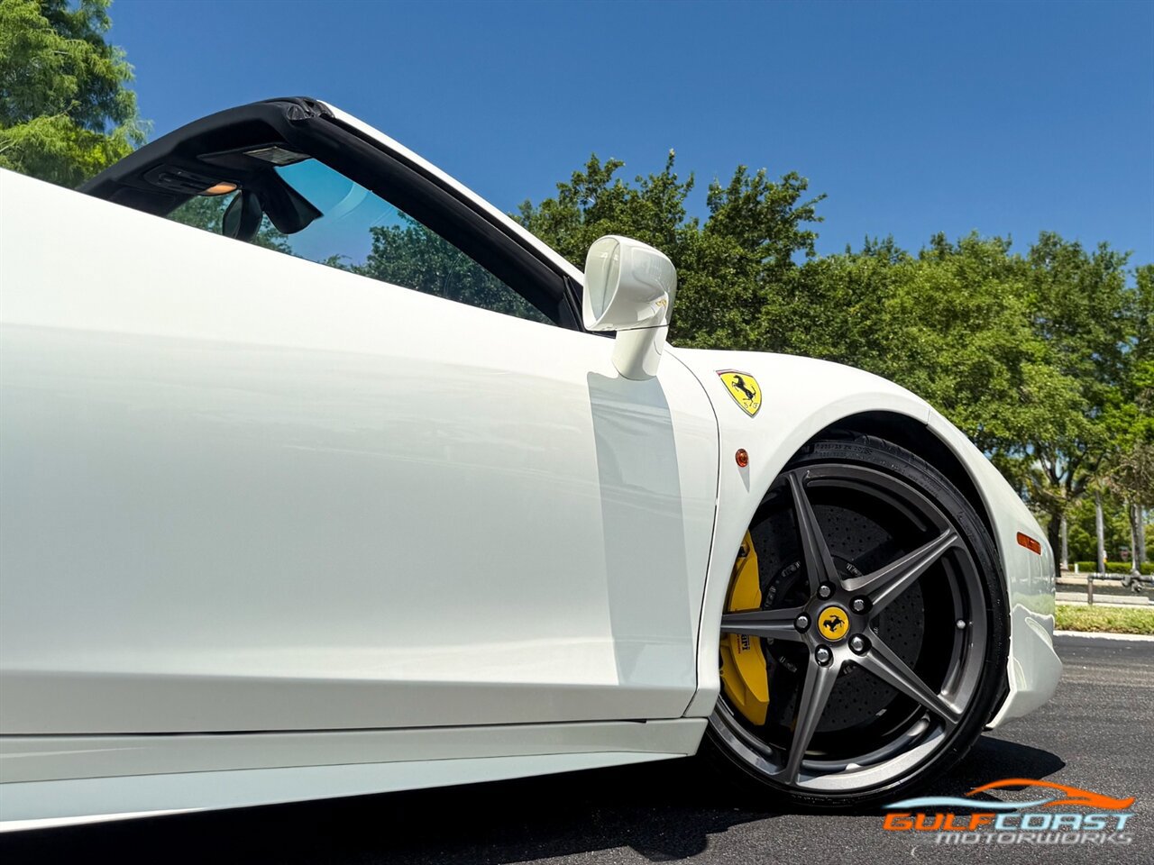 Used 2015 Ferrari 458 Spider RWD image 57