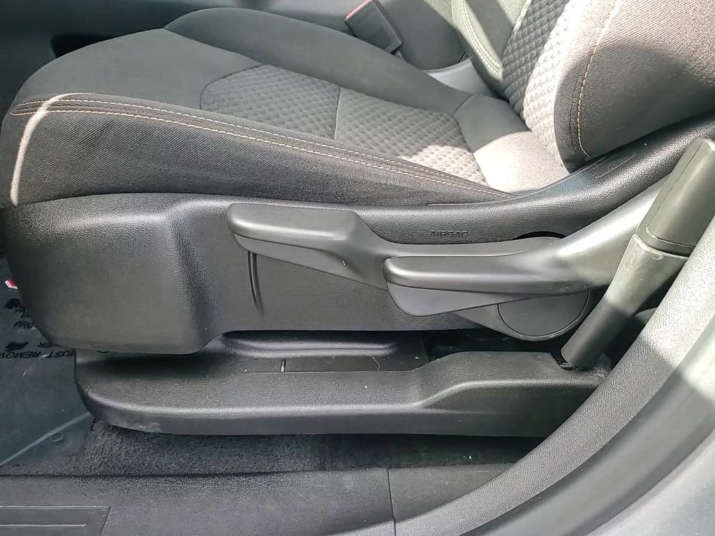 Used 2020 GMC Terrain SLE image 14