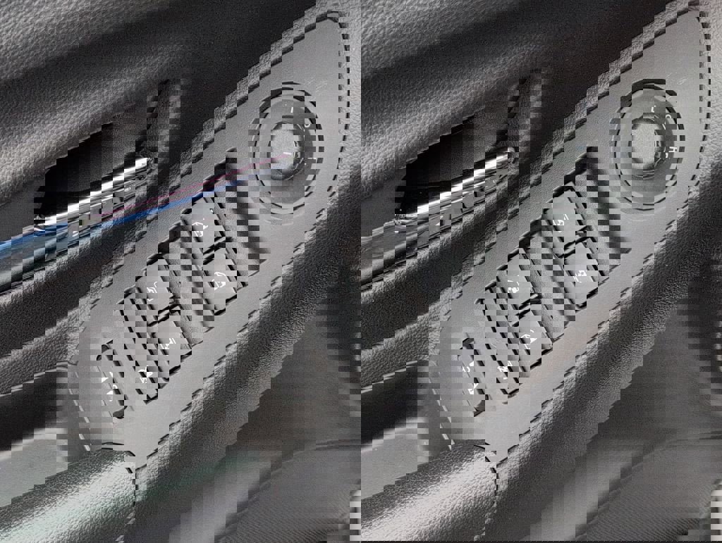 Used 2020 Chevrolet Trax LT w/ LT Convenience Package image 16