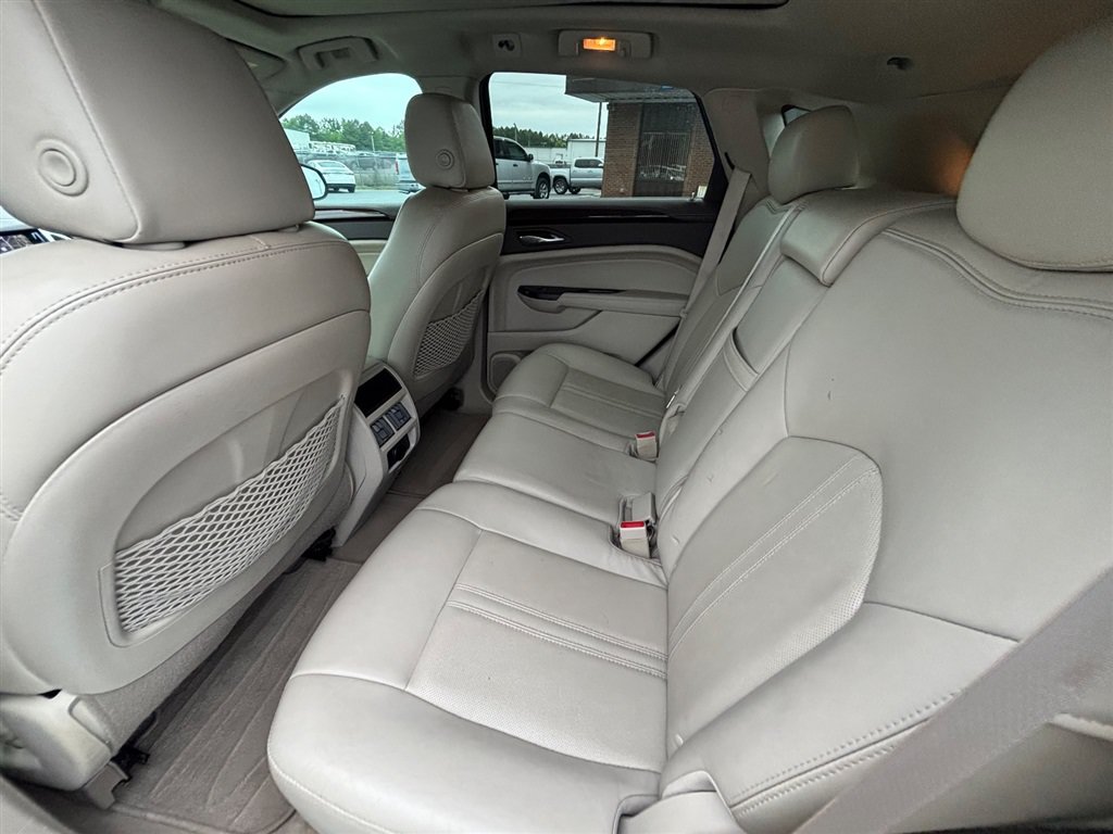 Used 2015 Cadillac SRX Luxury w/ Driver Awareness Package FWD image 18