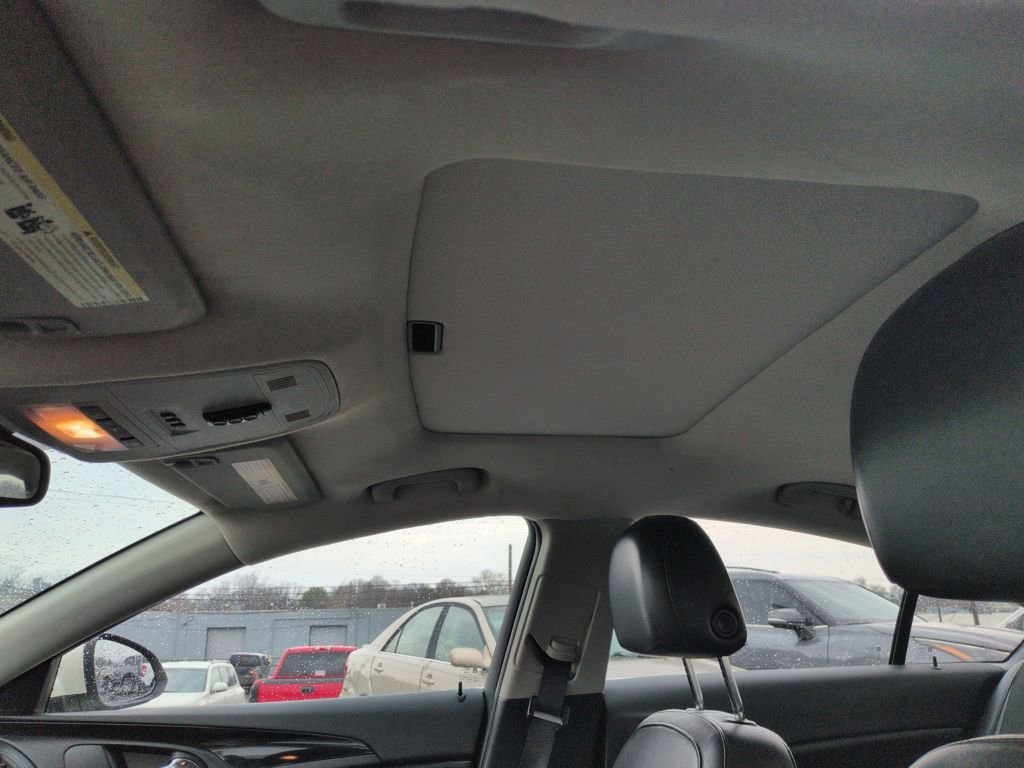 Used 2012 Buick Regal Premium image 21