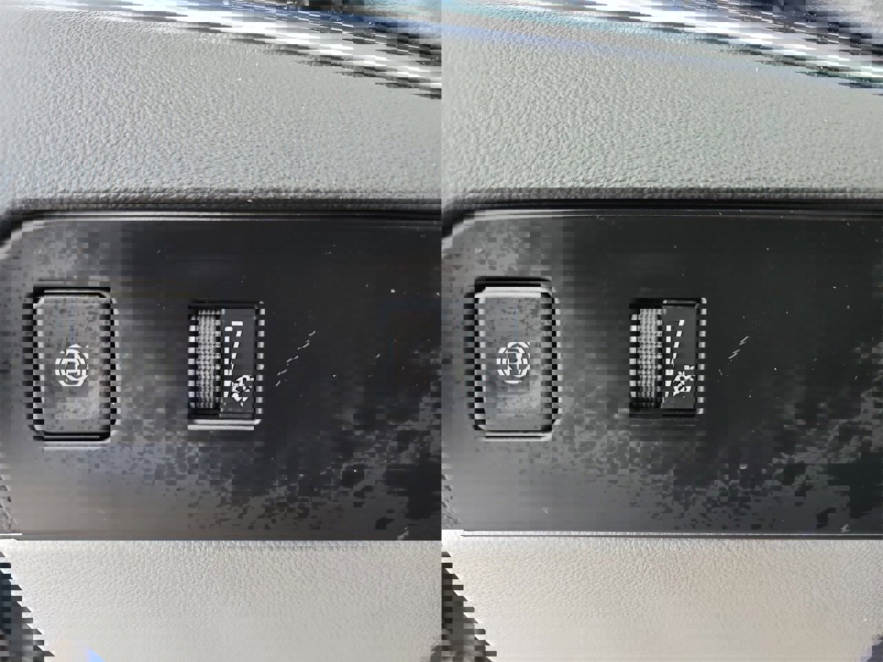 Certified 2023 Buick Enclave Essence image 25