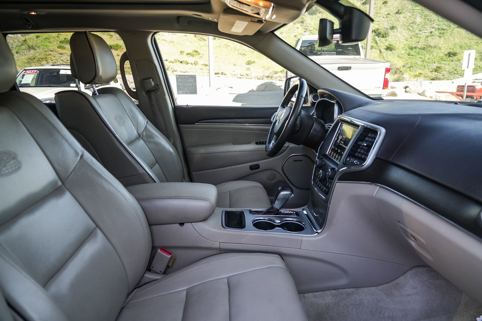 Used 2018 Jeep Grand Cherokee Overland image 17