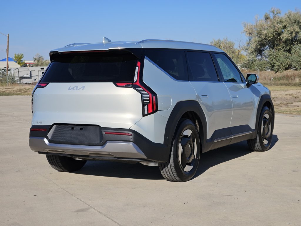 New 2026 Kia EV9 Wind AWD/4WD image 5
