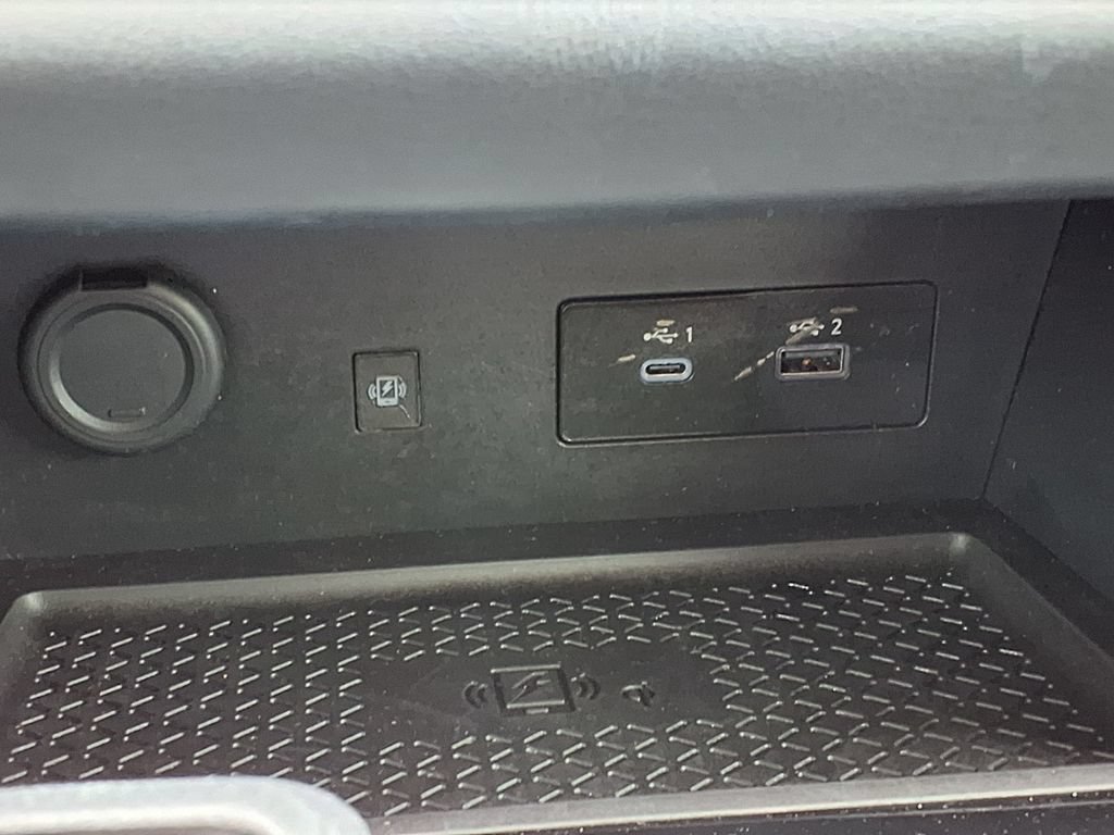 Used 2022 Nissan Pathfinder SL w/ SL Premium Package FWD image 32