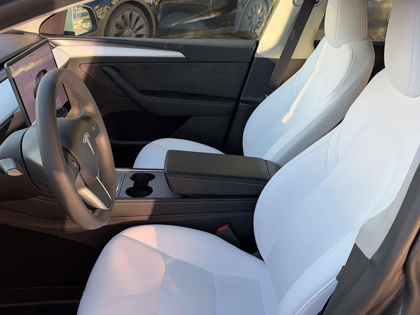 Used 2024 Tesla Model Y Long Range AWD/4WD image 12