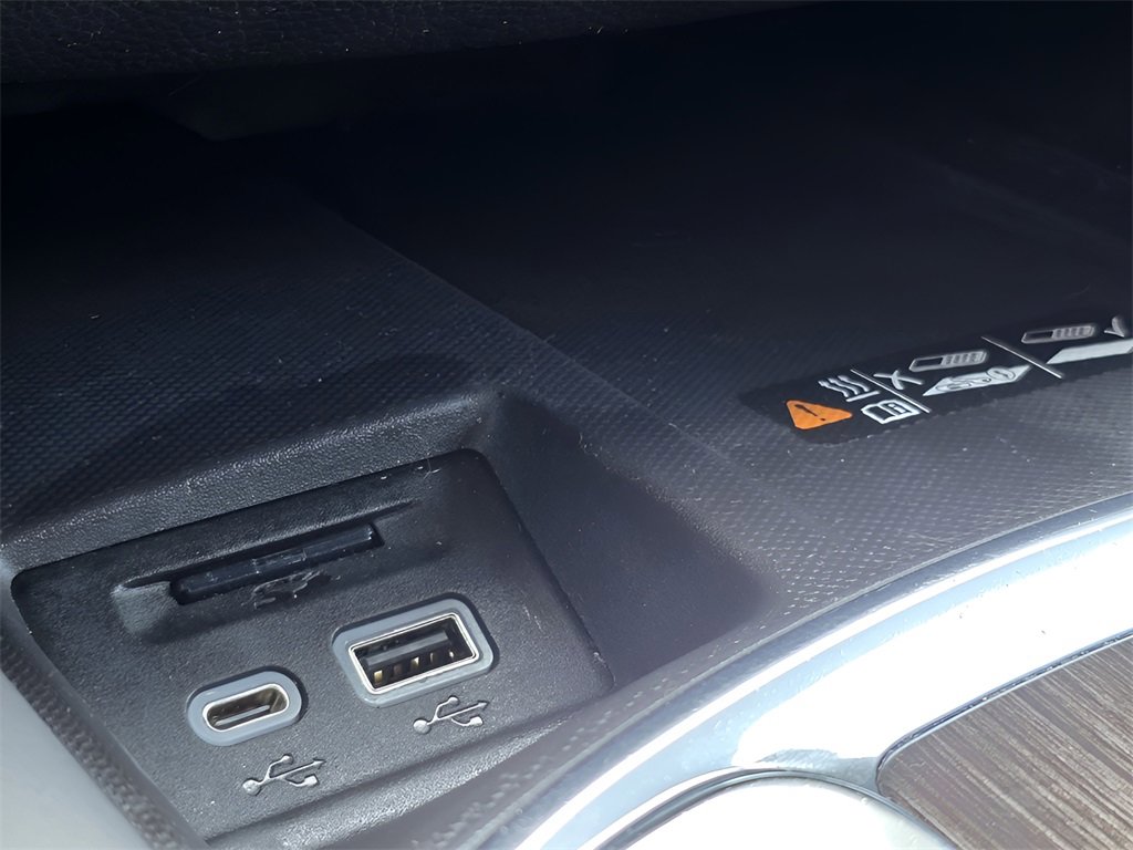 Used 2024 Buick Enclave Avenir w/ Avenir Technology Package image 37