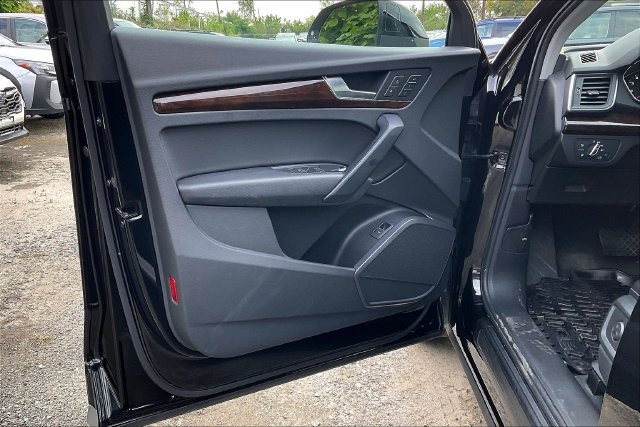 Used 2019 Audi Q5 2.0T Premium Plus w/ Convenience Package AWD/4WD image 23