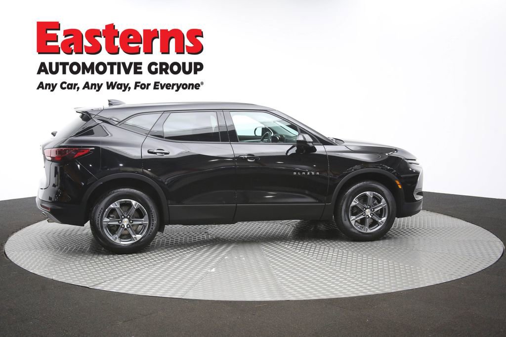 Used 2025 Chevrolet Blazer LT FWD image 41
