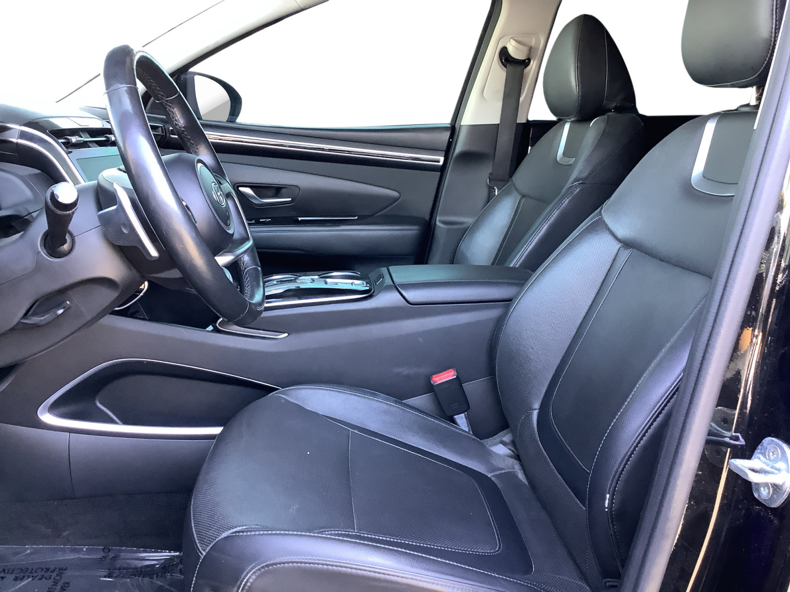 Used 2022 Hyundai Tucson Limited w/ Winter Package AWD/4WD image 9