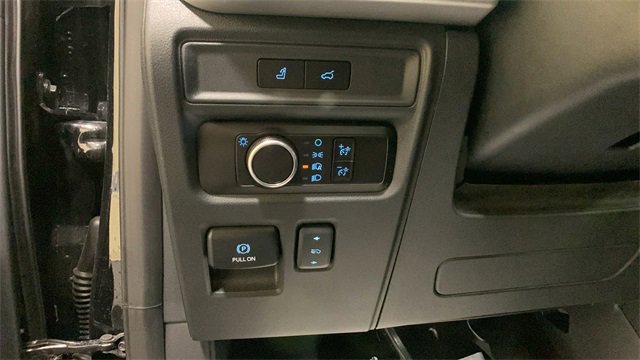 Used 2023 Ford Expedition XLT image 34