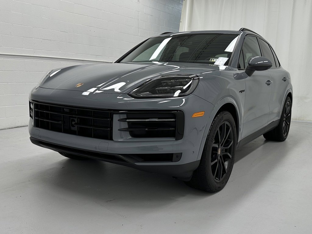 Used 2025 Porsche Cayenne E-Hybrid image 4