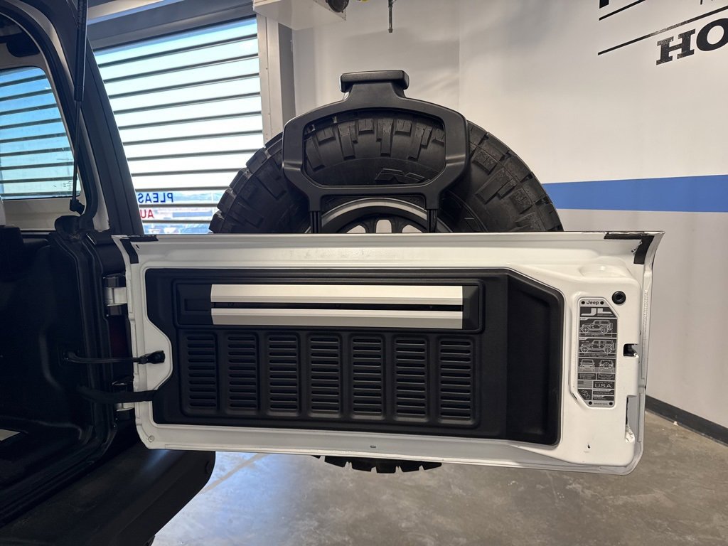 Used 2022 Jeep Wrangler Unlimited Rubicon w/ Xtreme Recon 35" Tire Package image 29