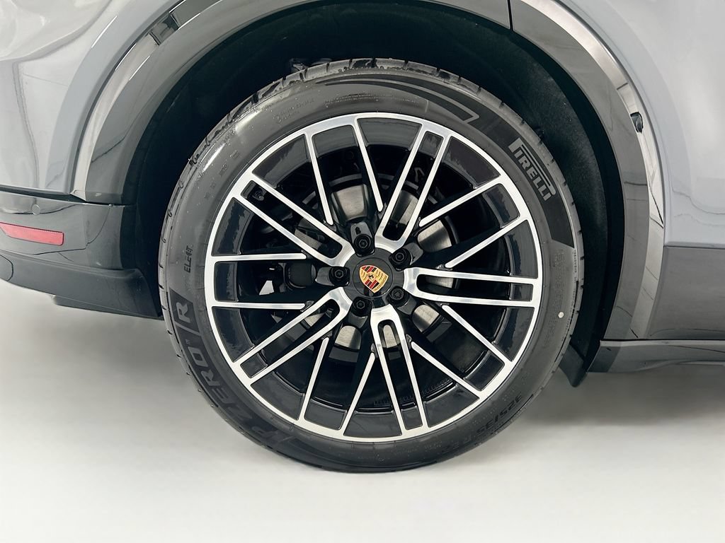 New 2026 Porsche Cayenne Electric AWD/4WD image 33