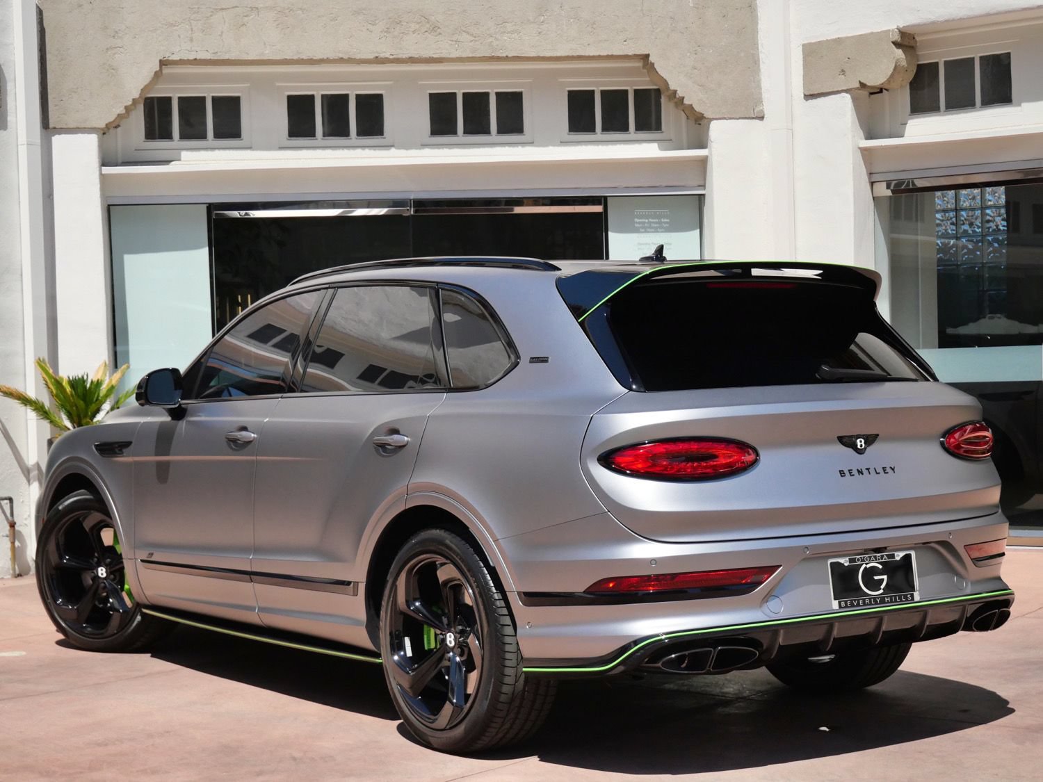 Used 2025 Bentley Bentayga AWD/4WD image 3