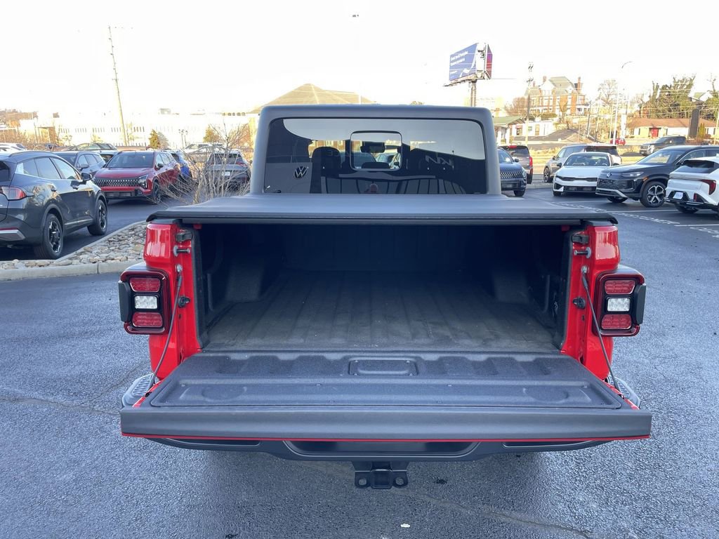 Used 2024 Jeep Gladiator Willys image 36