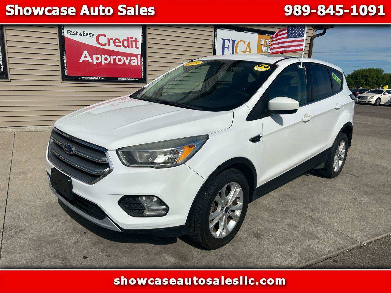 Used 2017 Ford Escape SE FWD image 1