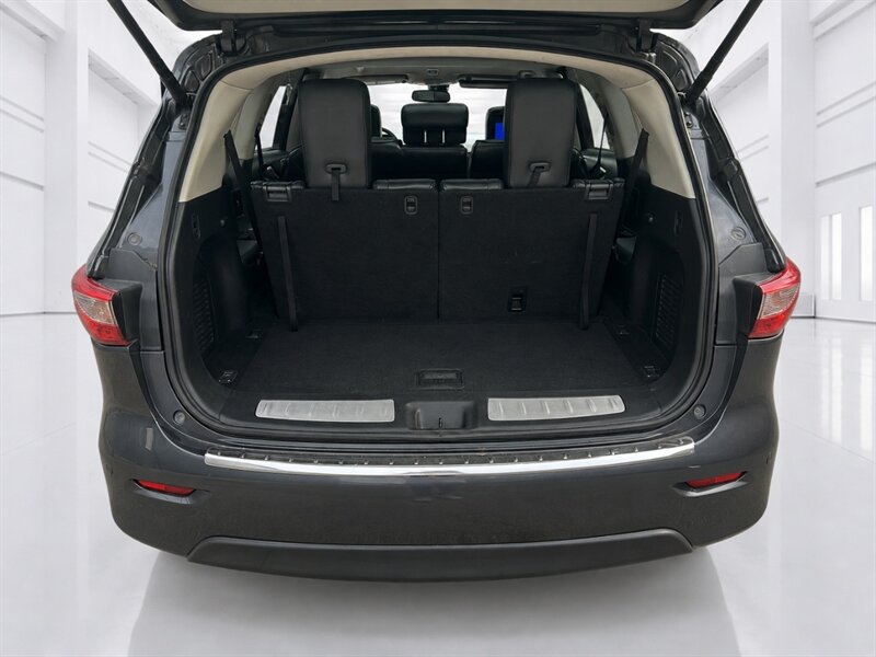 Used 2013 INFINITI JX35 AWD w/ Premium Pkg image 17