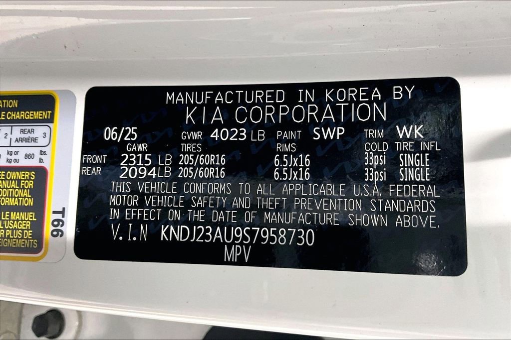 Used 2025 Kia Soul LX FWD image 41