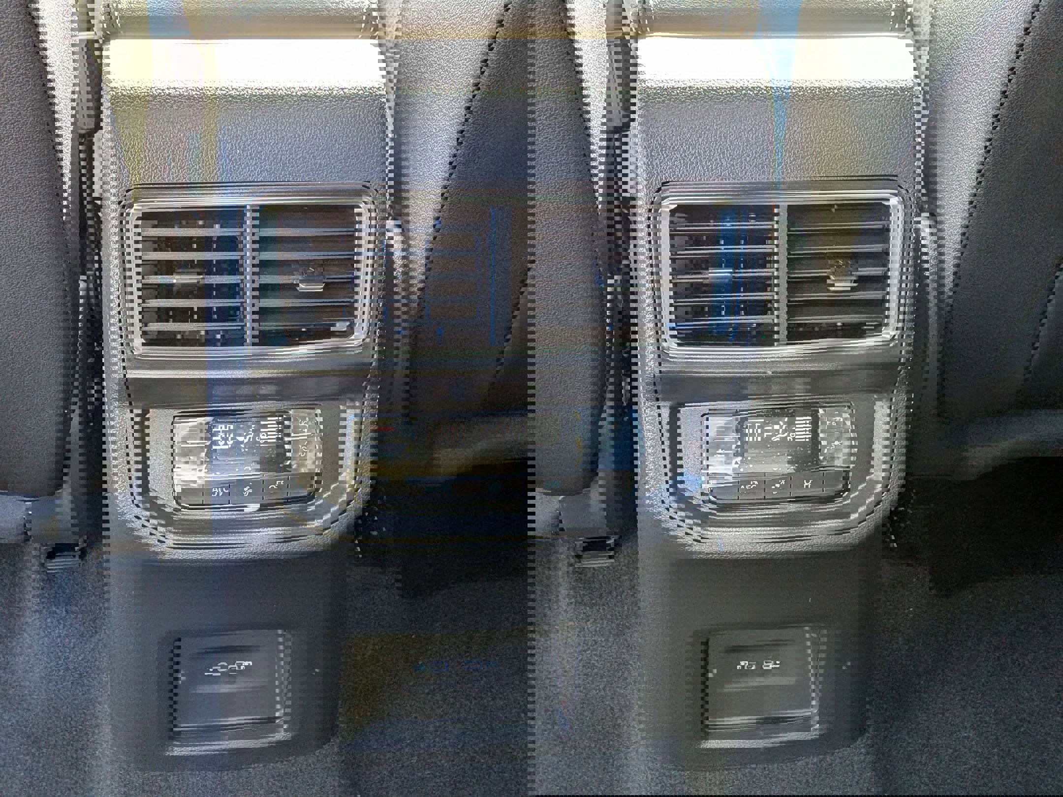 New 2026 Volkswagen Atlas SE image 29