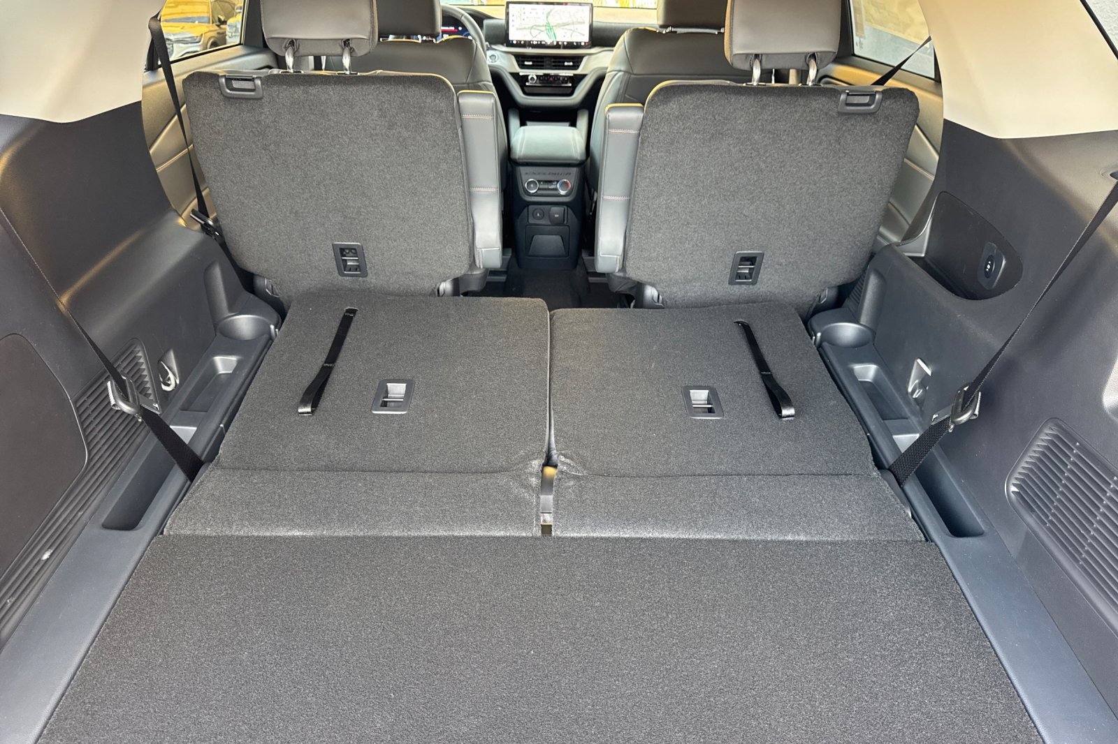 New 2026 Ford Explorer Active w/ Active Comfort Package image 15