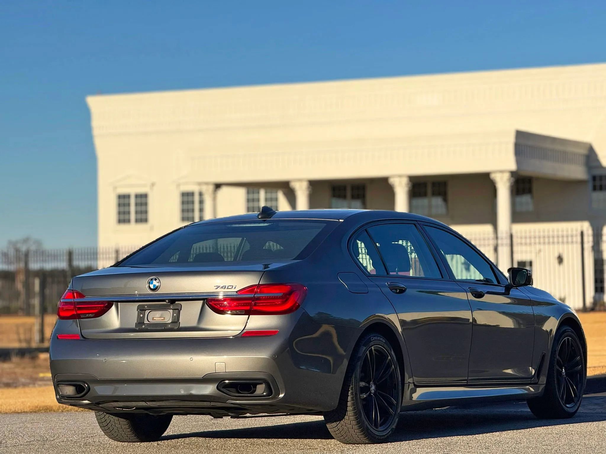 Used 2017 BMW 740i RWD image 7