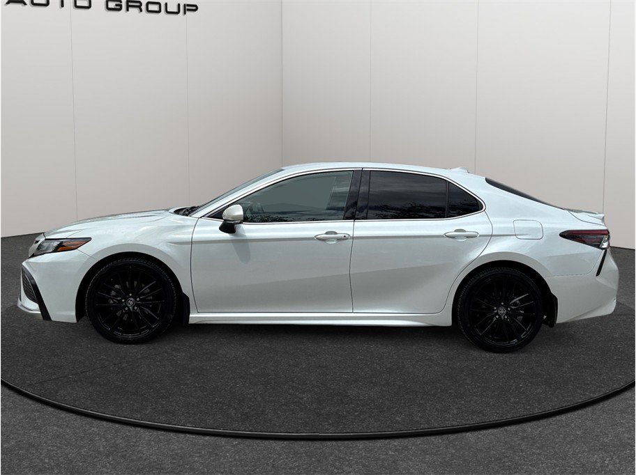 Used 2022 Toyota Camry XSE w/ Cold Weather Package FWD image 5