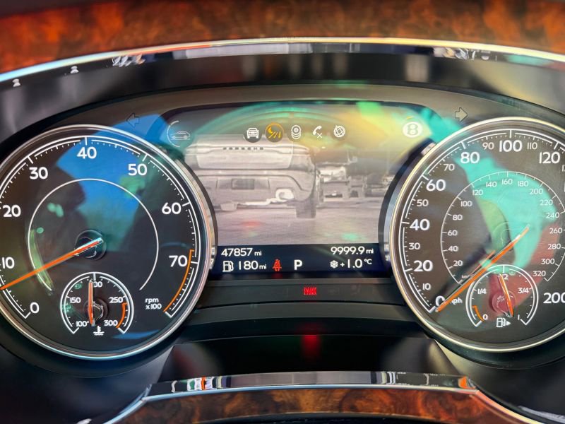 Used 2019 Bentley Bentayga image 21