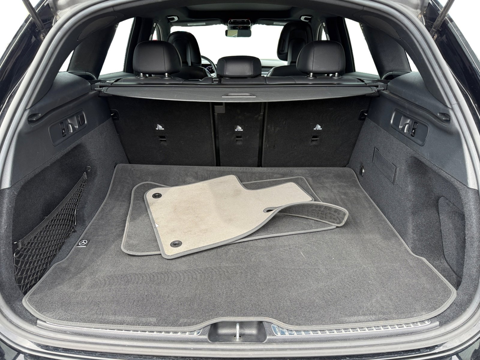 Used 2024 Mercedes-Benz GLC 300 4MATIC image 17