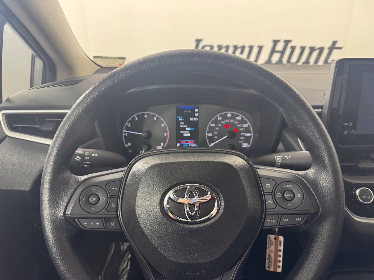Used 2025 Toyota Corolla LE FWD image 14