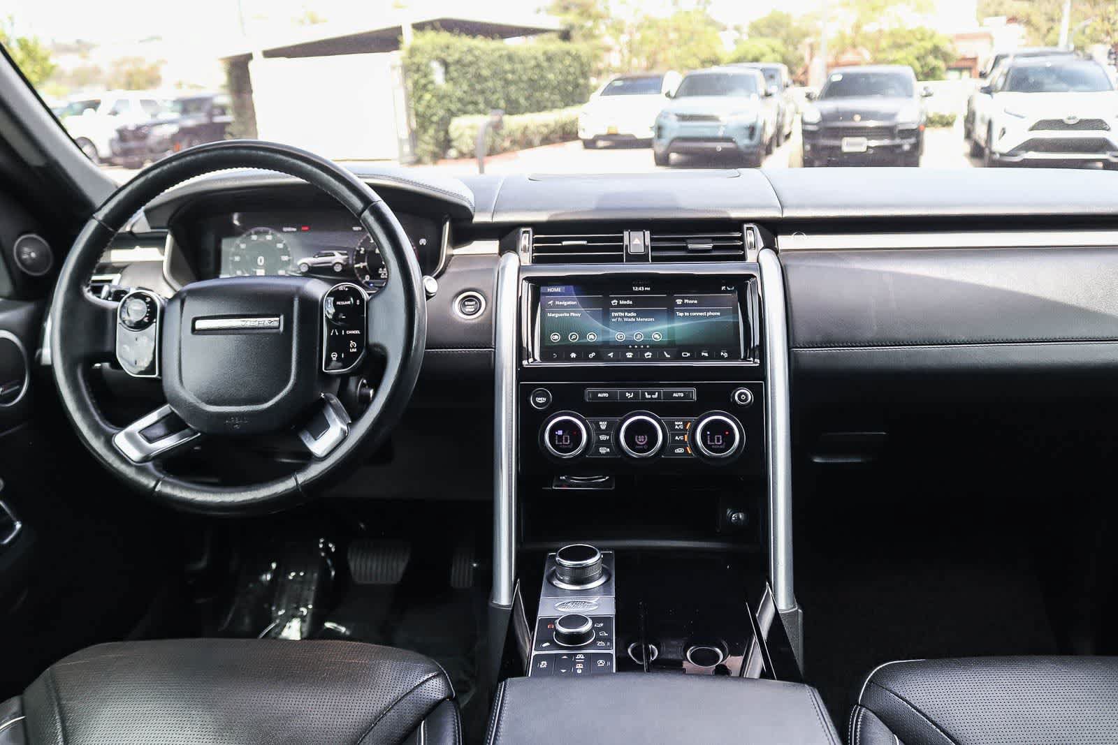 Used 2020 Land Rover Discovery HSE Luxury AWD/4WD image 11