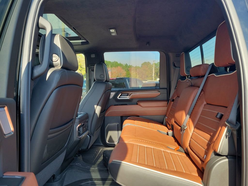 New 2025 GMC Sierra 3500 Denali Ultimate AWD/4WD image 13