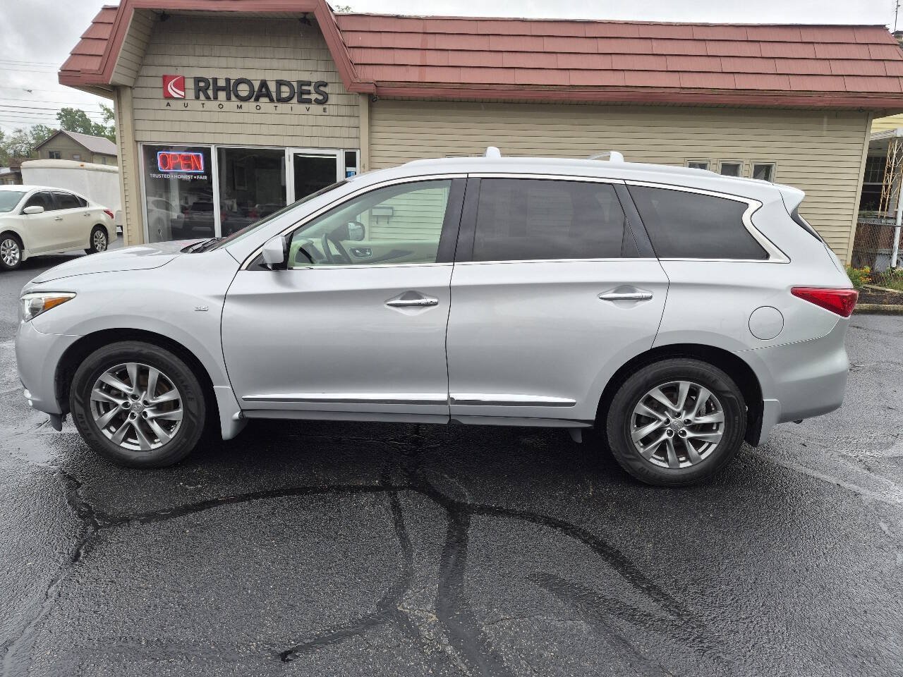 Used 2015 INFINITI QX60 Luxe w/ Premium Plus Package AWD/4WD image 2