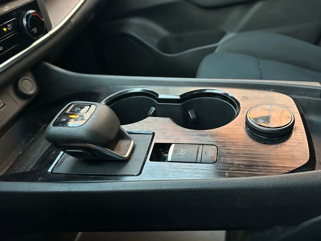 Used 2023 Nissan Rogue S image 14