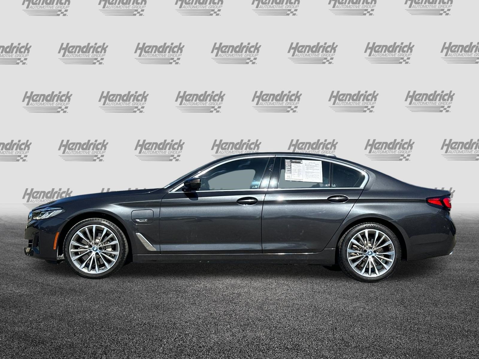 Used 2023 BMW 530e w/ Premium Package RWD image 8