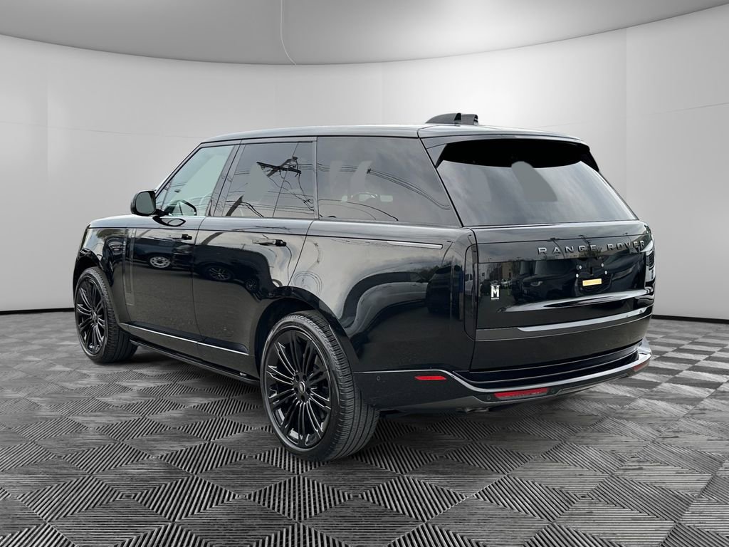 Used 2024 Land Rover Range Rover SE AWD/4WD image 3