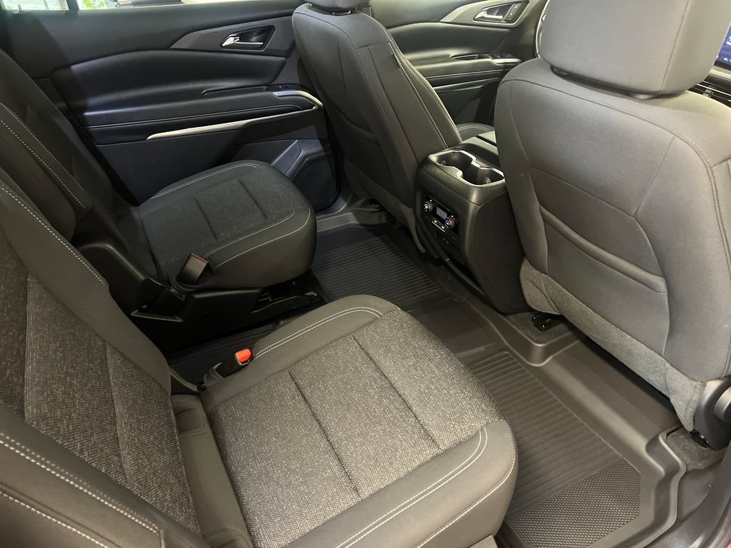 Used 2024 Chevrolet Traverse LT w/ Midnight/Sport Edition AWD/4WD image 46