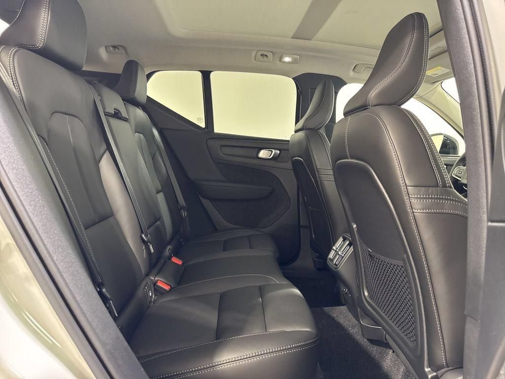 New 2026 Volvo XC40 B5 Core w/ Protection Package Premier AWD/4WD image 25