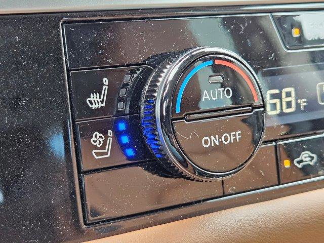 New 2025 Nissan Pathfinder Platinum w/ Black Appearance Package image 30