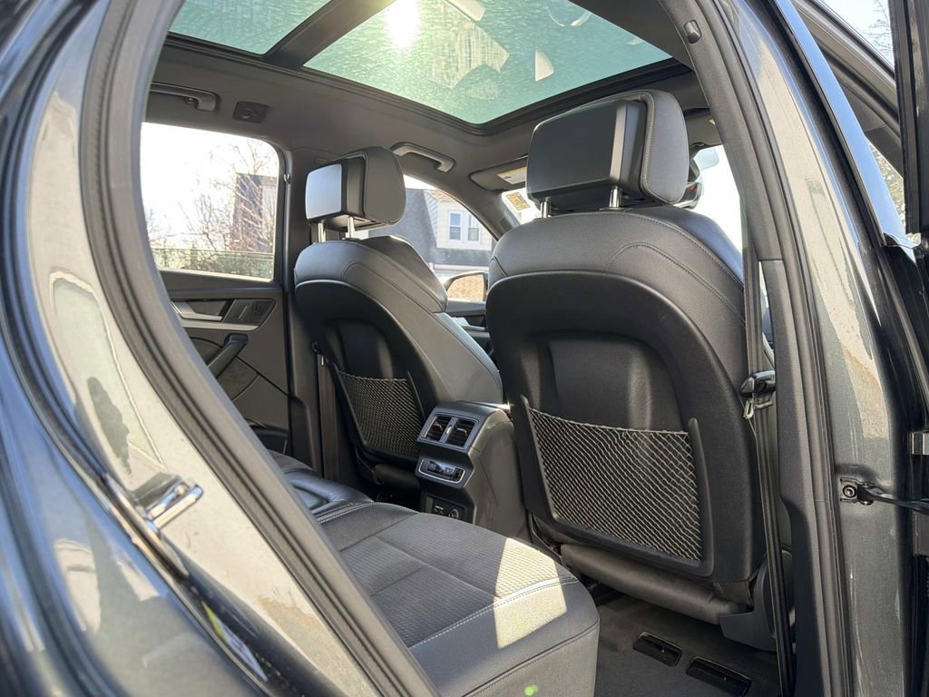Used 2021 Audi SQ5 Premium Plus w/ Premium Plus Package image 16