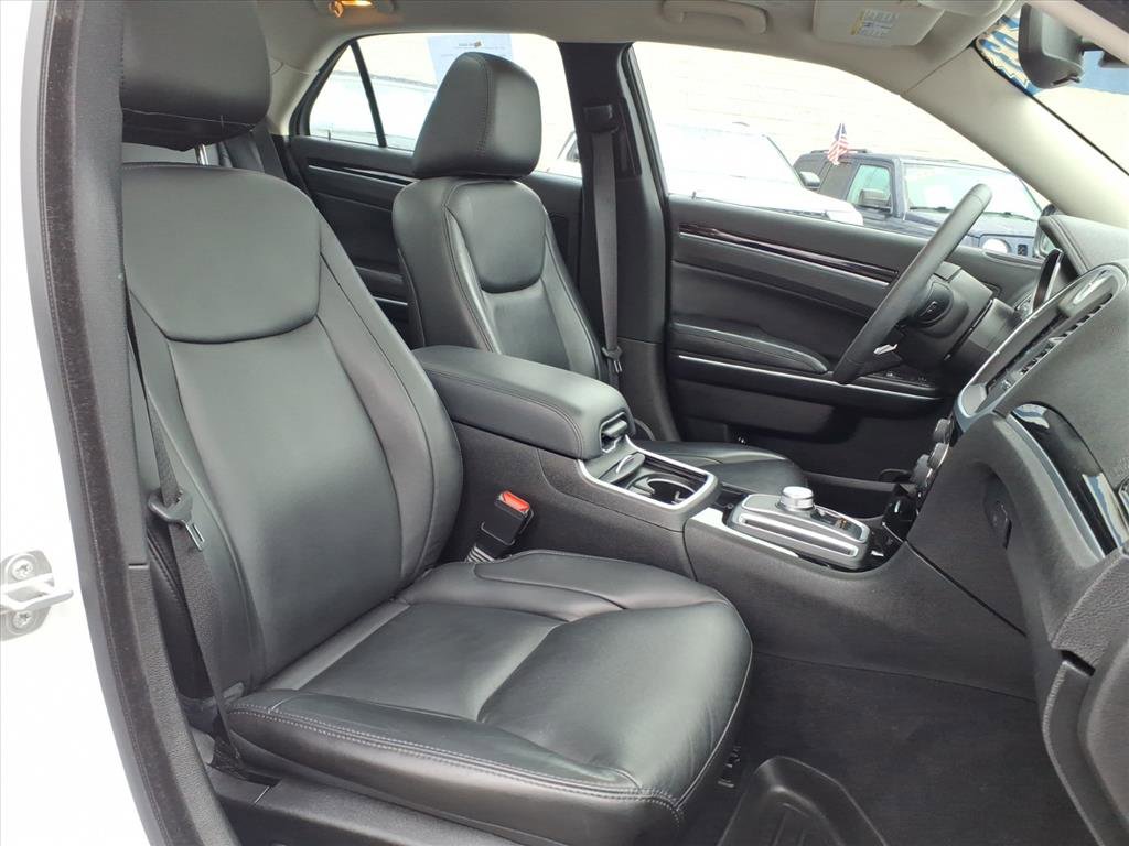 Used 2023 Chrysler 300 Touring L w/ Popular Equipment Group image 11