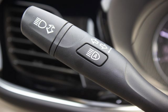 Used 2022 Buick Envision Avenir w/ Safety Package image 26