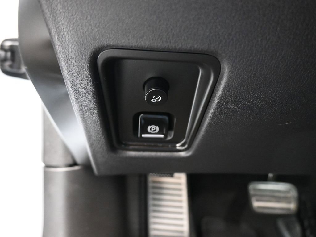 Used 2021 Chevrolet Corvette Stingray Preferred Cpe w/ Z51 Performance Package image 30