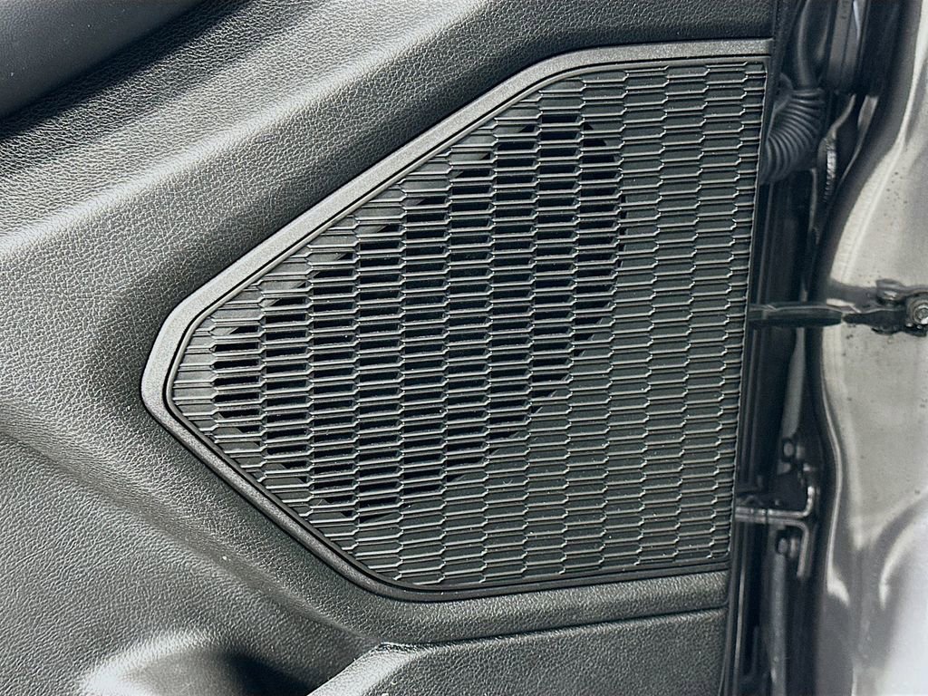 Used 2024 Jeep Grand Cherokee Limited w/ Luxury Tech Group II image 19